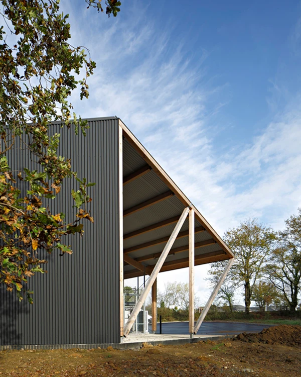 Blending futuristic building